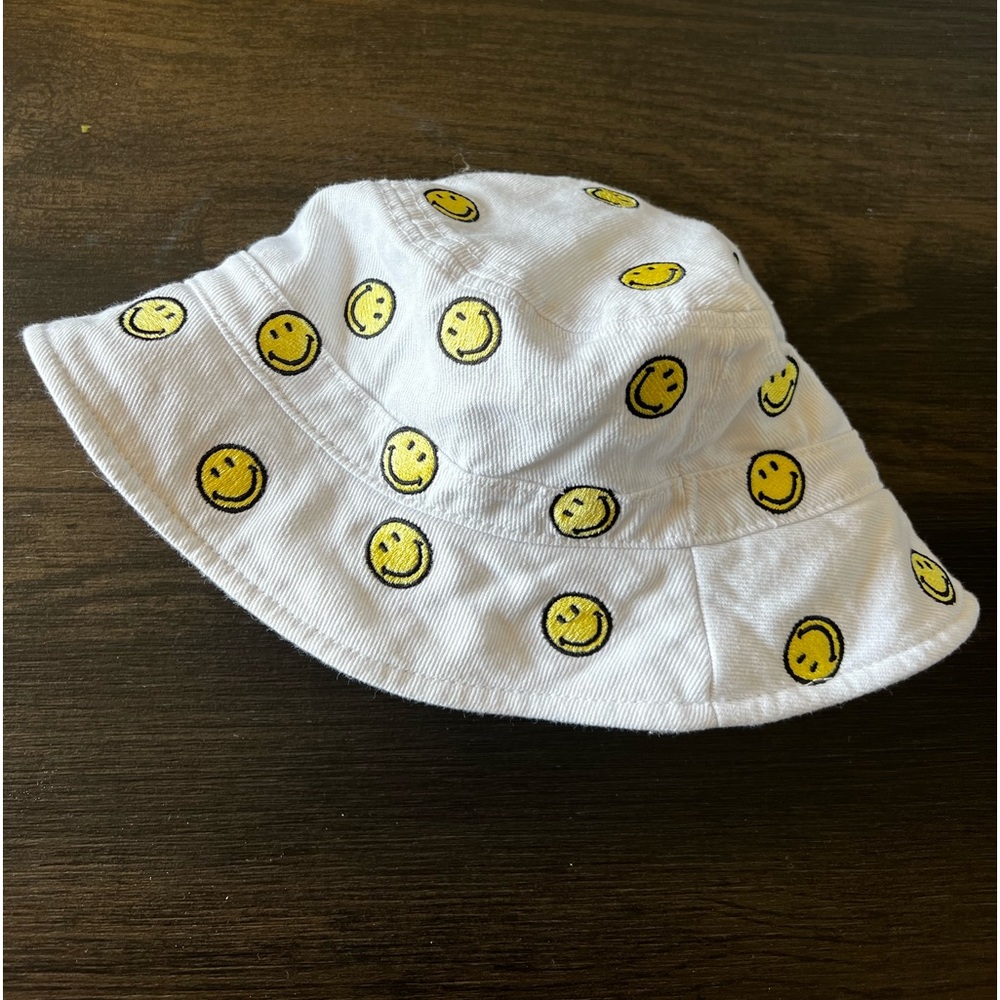 Smiley Bucket Hat